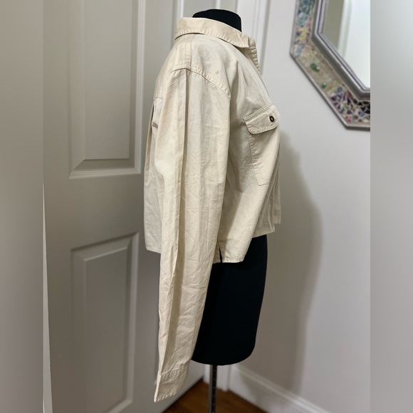 NWT Forever 21 Woven Button Down Shirt Natural - Picture 12 of 14